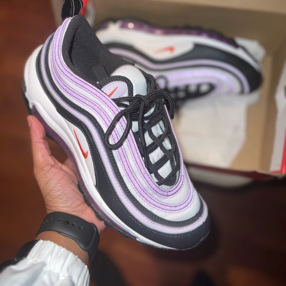 Nike Air Max 97
6.5y=8wmn